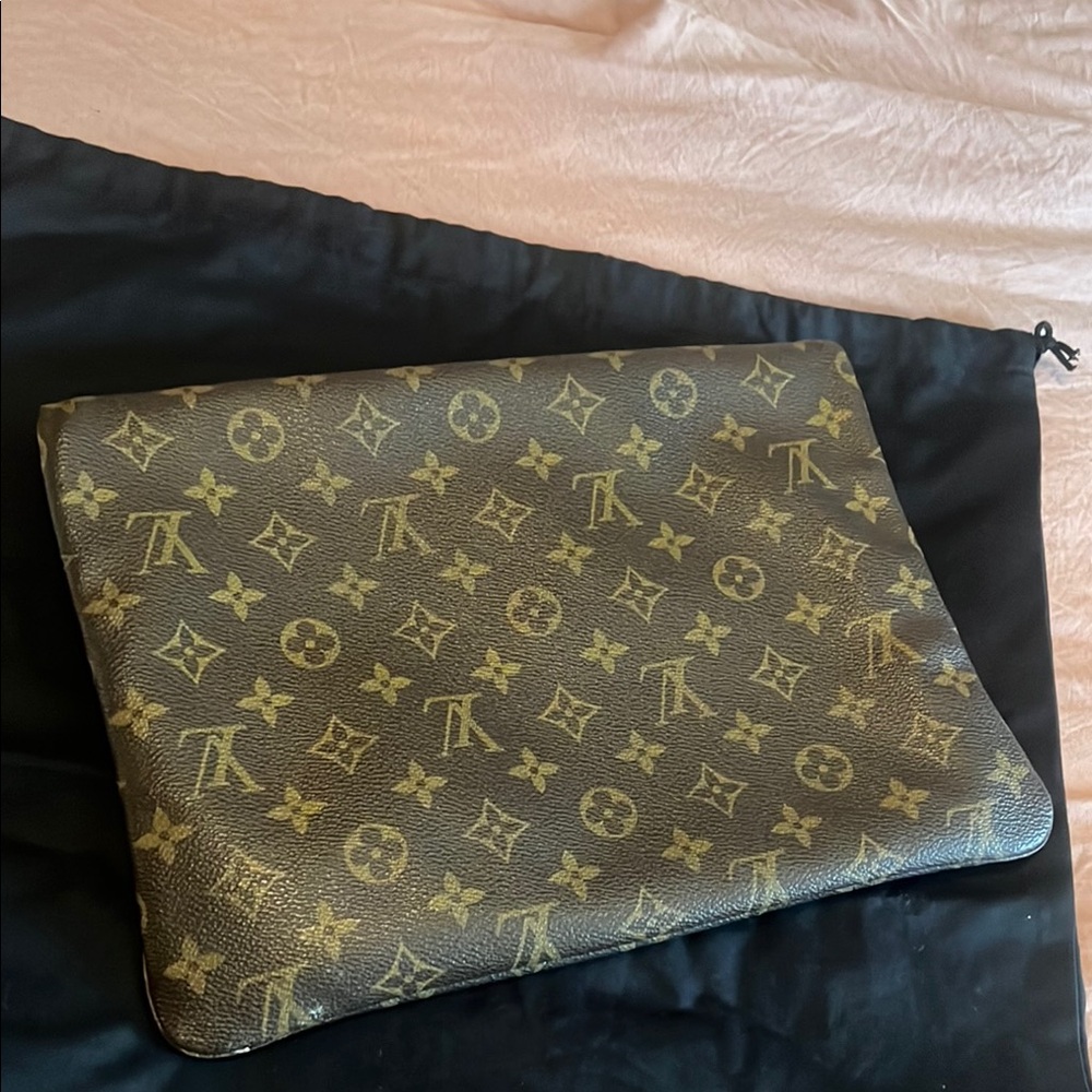 ✨Louis Vuitton Clutch Bag ✨ - Picture 3 of 16